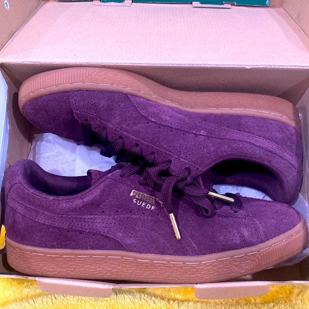 Suede classic puma shoes